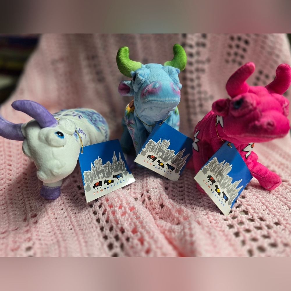 NY Cow Parade Art, Plush Cow Set